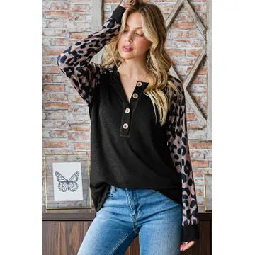 BLACK ANIMAL PRINT SLEEVE TOP