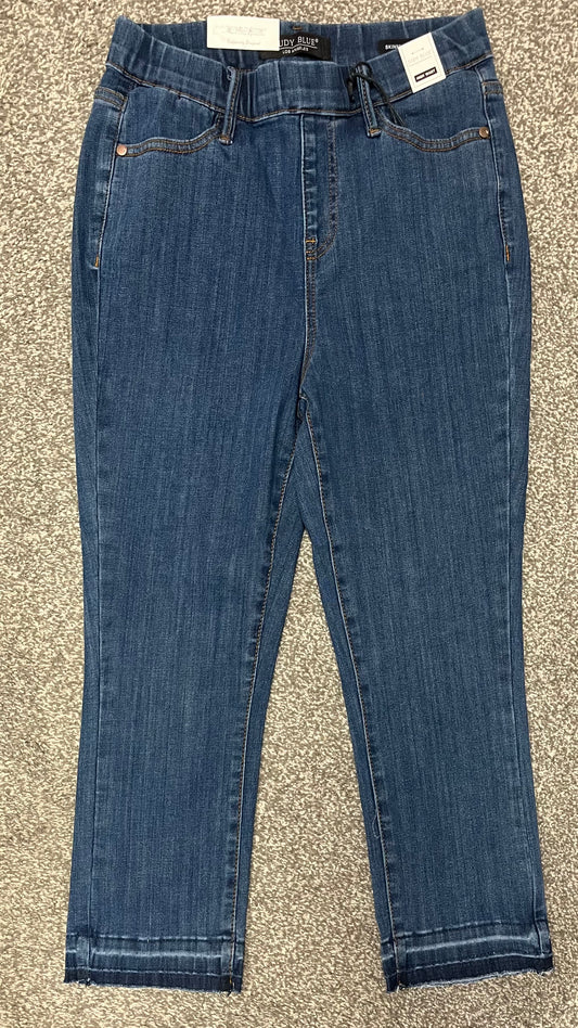 JUDY BLUE- NON DISTRESSED PULL ON CAPRIS