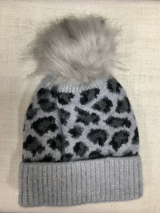 LEOPARD KNIT BEANIE HAT